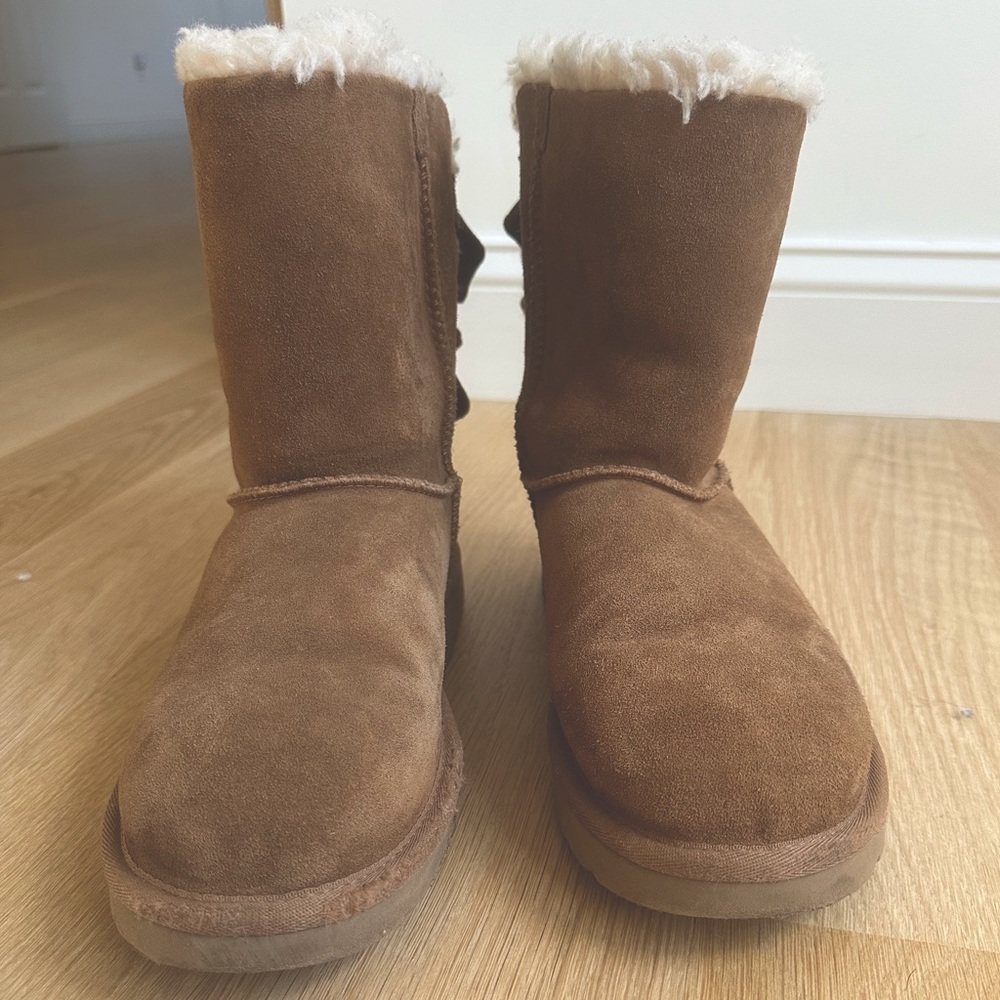 Ugg Chestnut Bailey Bow Boots Crush Velvet size 8